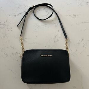 Jet Set Large Saffiano Leather Crossbody Bag, Black